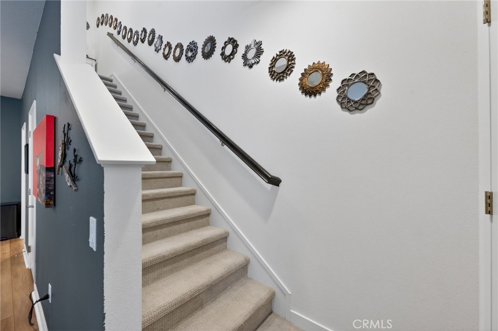 https://media.crmls.org/medias/c5e8ef21-76c7-4fd4-a730-8a113dfb4a75.jpg?preset=X-Large