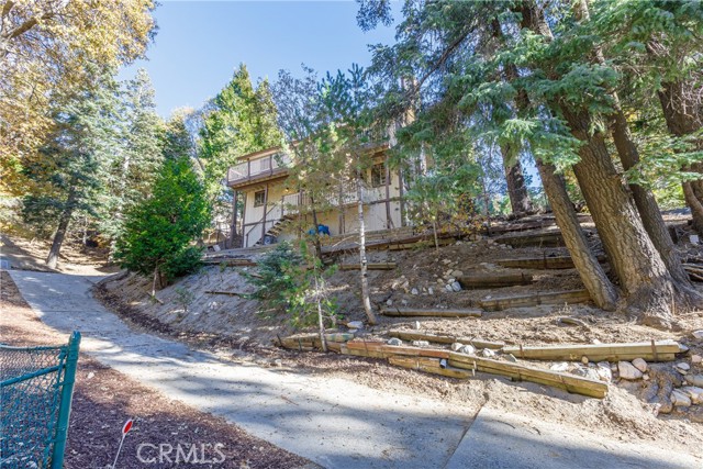 Detail Gallery Image 3 of 26 For 467 Cimarron Ln, Lake Arrowhead,  CA 92352 - 4 Beds | 2 Baths