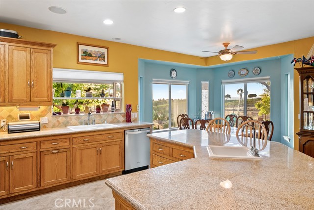 5015 Stagg Hill Place, Paso Robles CA: https://media.crmls.org/medias/c5e9ba3c-91d5-4456-8345-2d6249df4bcf.jpg