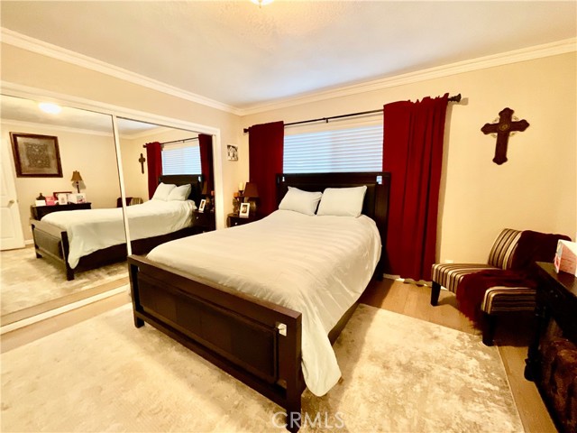 10195 Shangri La Avenue, Hesperia CA: https://media.crmls.org/medias/c5ea0d59-4d5d-414e-8a37-dd7231c8a4dd.jpg