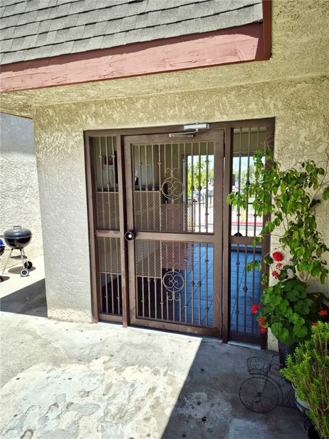 13325 Kornblum Avenue, Hawthorne CA: https://media.crmls.org/medias/c5ea4121-36d0-4256-a7d8-f33797f147f8.jpg