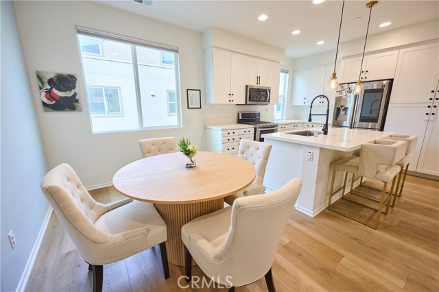 Detail Gallery Image 9 of 33 For 1128 via Lucero, Oceanside,  CA 92056 - 3 Beds | 3/1 Baths