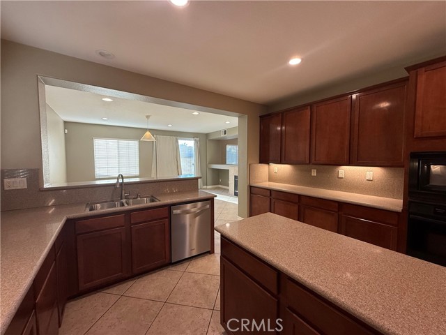 Detail Gallery Image 11 of 35 For 1783 Pinnacle Way, Upland,  CA 91784 - 4 Beds | 2/1 Baths