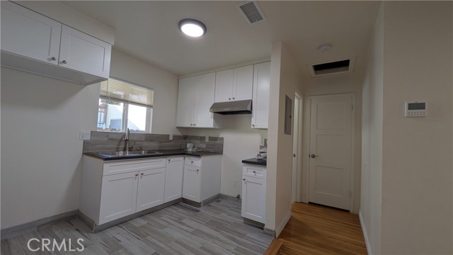 14233 Sylvan Street, Van Nuys (los Angeles), California 91401, 2 Bedrooms Bedrooms, ,2 BathroomsBathrooms,Residential Lease,For Rent,14233 Sylvan Street,CRSR25005083