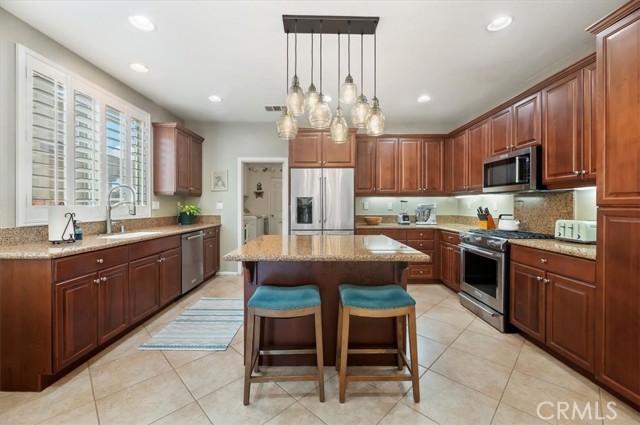 Detail Gallery Image 16 of 46 For 4795 Shasta Blue, Hemet,  CA 92545 - 5 Beds | 3 Baths