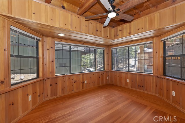 33294 Wild Rose Drive, Green Valley Lake CA: https://media.crmls.org/medias/c5eb214a-588a-4897-afd9-3a98b84c4cdb.jpg