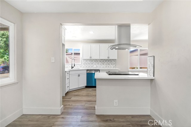 Detail Gallery Image 12 of 41 For 2824 E Brown Ave, Fresno,  CA 93703 - 3 Beds | 2 Baths