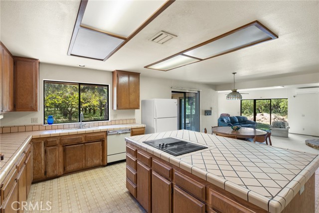 Detail Gallery Image 11 of 43 For 1791 County Road Ff, Willows,  CA 95988 - 4 Beds | 4 Baths