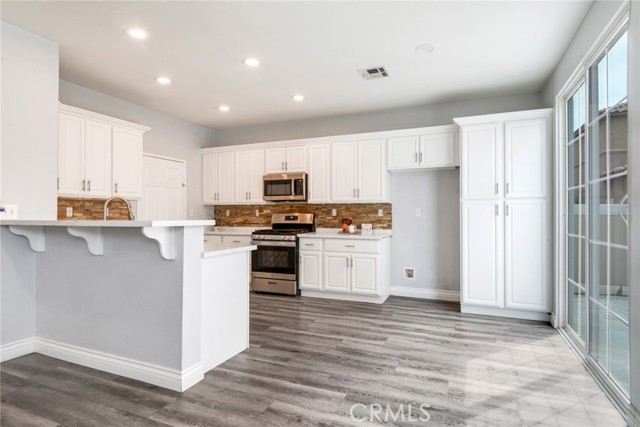 Detail Gallery Image 12 of 43 For 34083 Lily Rd #33,  Yucaipa,  CA 92399 - 3 Beds | 2/1 Baths