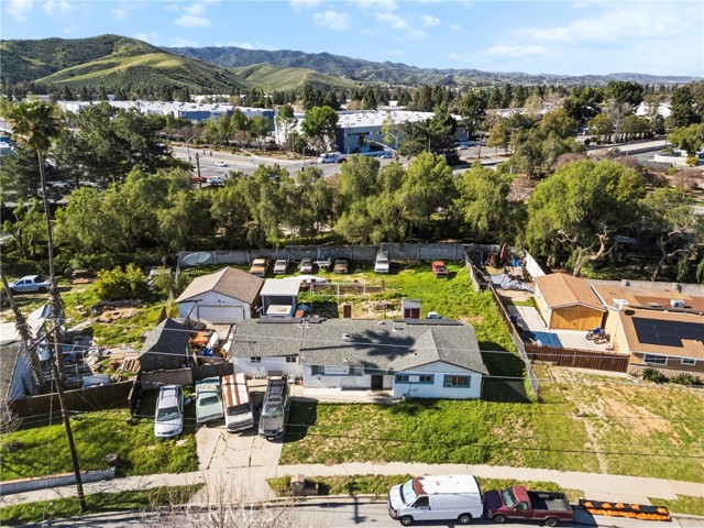 Detail Gallery Image 2 of 32 For 4008 Valley Fair Street, Simi Valley,  CA 93063 - 3 Beds | 2 Baths