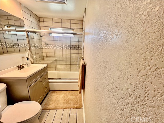 20637 Bryant Street, Winnetka CA: https://media.crmls.org/medias/c5ecc851-ab8b-4f9f-8ea5-1bcedc330856.jpg