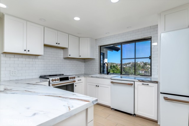 Detail Gallery Image 26 of 28 For 22951 Lassen Dr, Canyon Lake,  CA 92587 - 3 Beds | 2/1 Baths