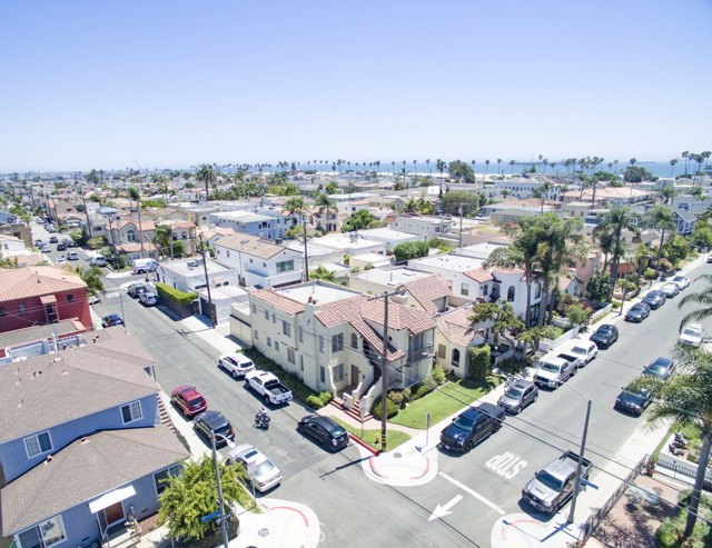 132 St Joseph Avenue, Long Beach CA: https://media.crmls.org/medias/c5ede254-936a-4bb5-95b3-7fe800a3f013.jpg