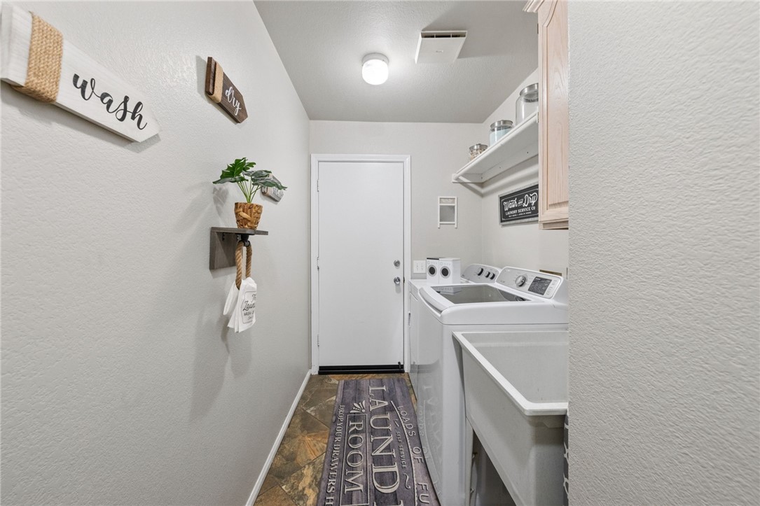 Detail Gallery Image 21 of 33 For 23494 Schooner Dr, Canyon Lake,  CA 92587 - 3 Beds | 2 Baths