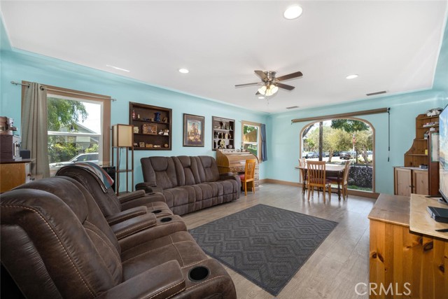 Detail Gallery Image 11 of 37 For 25640 President Ave, Harbor City,  CA 90710 - 3 Beds | 2 Baths