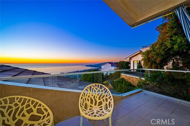 Detail Gallery Image 24 of 45 For 2300 Crestview, Laguna Beach,  CA 92651 - 4 Beds | 4/1 Baths