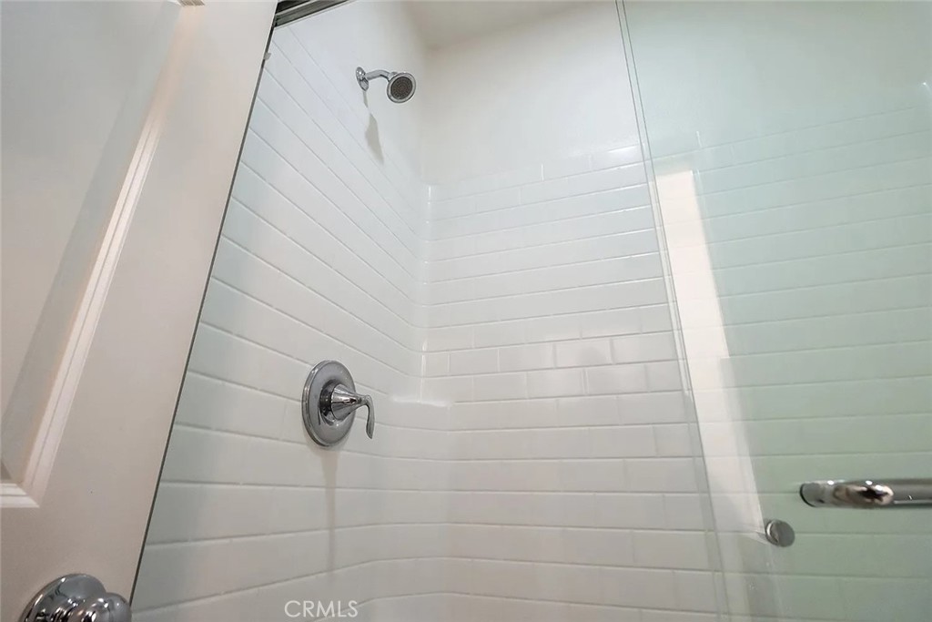 https://media.crmls.org/medias/c5eeebee-3647-4f12-9e88-108cd4e41778.jpg?preset=X-Large