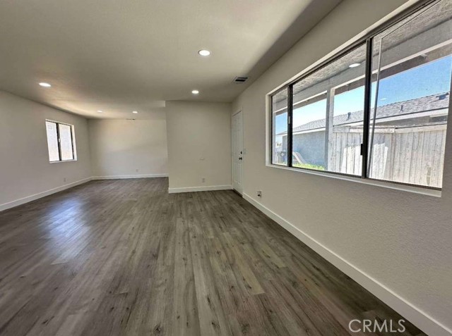 16628 Victor Street, Victorville CA: https://media.crmls.org/medias/c5ef2eba-1c8d-42af-9175-fad477dfe629.jpg