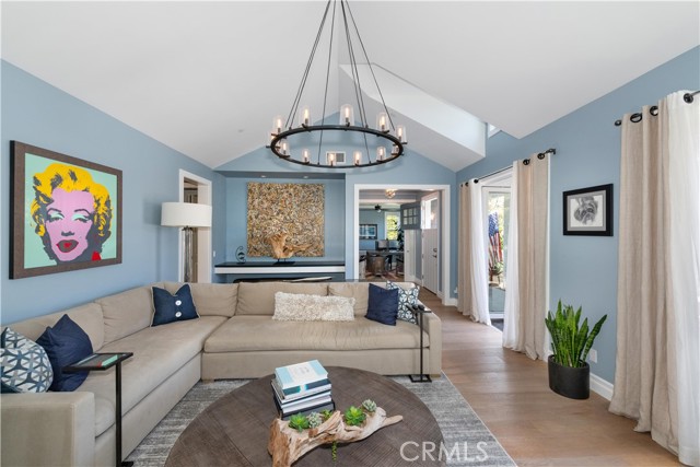 2905 Broad St, Newport Beach CA: https://media.crmls.org/medias/c5ef32b9-b6fa-4fab-921a-059129601f16.jpg