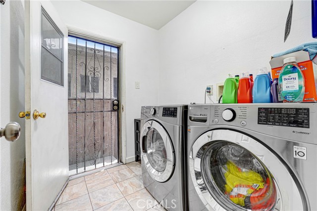 Detail Gallery Image 12 of 33 For 810 E 87th, Los Angeles,  CA 90002 - 4 Beds | 2 Baths