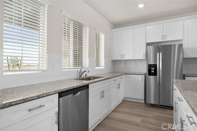 5 Bed Home for Sale in Apple Valley, California