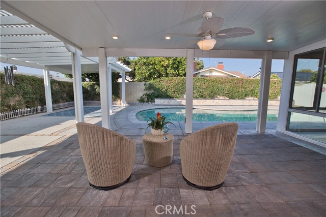 Detail Gallery Image 23 of 55 For 6091 Dundee Dr, Huntington Beach,  CA 92647 - 3 Beds | 2 Baths