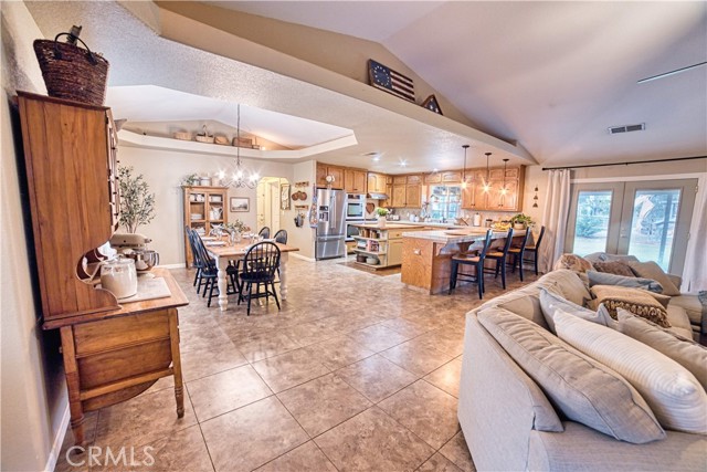 Detail Gallery Image 6 of 32 For 22052 Melrose Ct, Madera,  CA 93638 - 3 Beds | 2/1 Baths