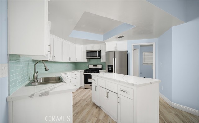 Image 15 of 33 For 791 Redwood Avenue