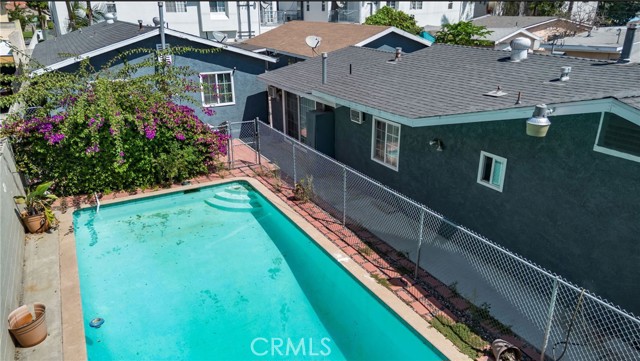 415 E 97th Street, Inglewood CA: https://media.crmls.org/medias/c5f216ea-db73-4ded-9150-0361cd0c923c.jpg