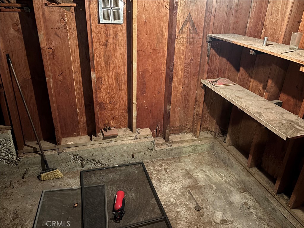 https://media.crmls.org/medias/c5f2d6af-256d-4db2-9359-0c587e8eae2d.jpg?preset=X-Large