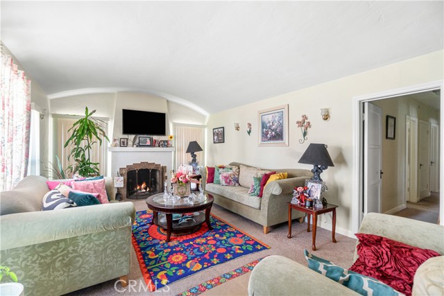 8020 Mckinley Avenue, South Gate CA: https://media.crmls.org/medias/c5f2f3cc-360e-4838-94c3-e5925532ad6a.jpg