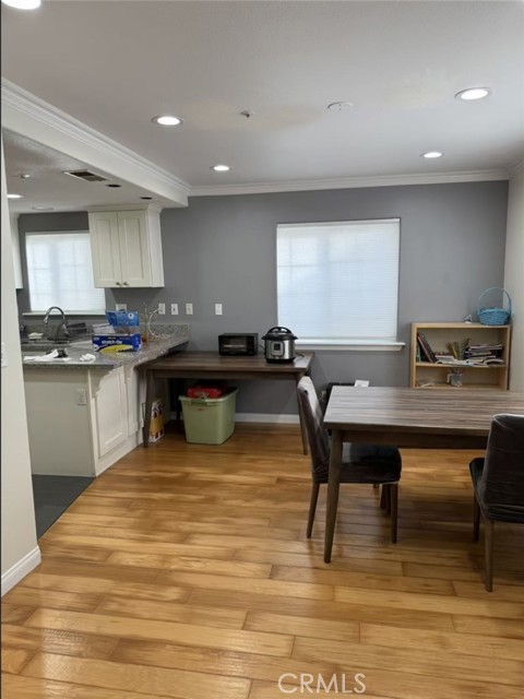 Detail Gallery Image 3 of 4 For 2418 Harriman a,  Redondo Beach,  CA 90278 - 1 Beds | 1 Baths