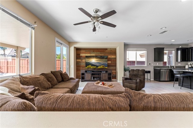 Detail Gallery Image 9 of 43 For 29149 Edgewood Dr, Lake Elsinore,  CA 92530 - 4 Beds | 3 Baths