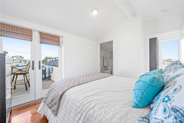 Detail Gallery Image 21 of 27 For 426 1/2 Narcissus #2,  Corona Del Mar,  CA 92625 - 2 Beds | 2/1 Baths