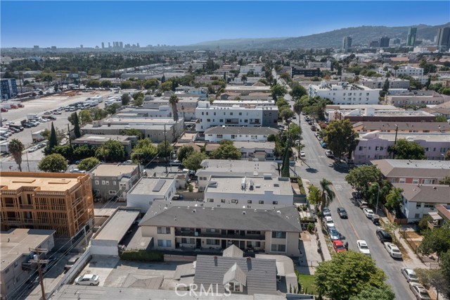 5526 Lexington, Los Angeles CA: https://media.crmls.org/medias/c5f51c2a-b90e-4cb7-bfb1-04d24e16a4b2.jpg
