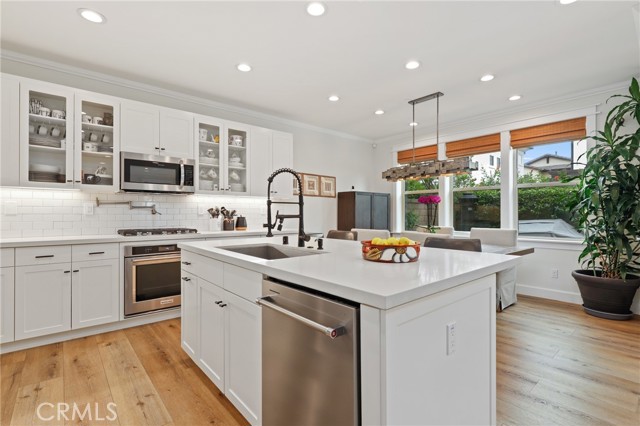 61 Fuchsia, Lake Forest CA: https://media.crmls.org/medias/c5f5cee9-103b-42d9-a46a-528209172b70.jpg