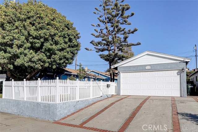 Detail Gallery Image 3 of 27 For 312 N Prospect Ave, Redondo Beach,  CA 90277 - 4 Beds | 2/1 Baths