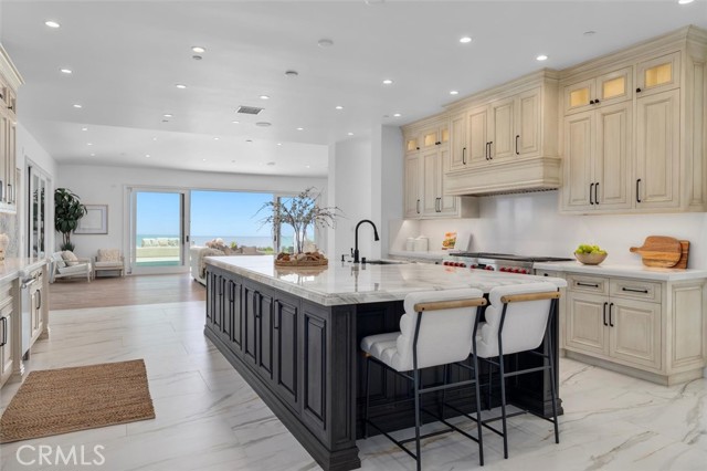 Detail Gallery Image 17 of 72 For 32042 Isthmus View Dr, Rancho Palos Verdes,  CA 90275 - 6 Beds | 6/2 Baths