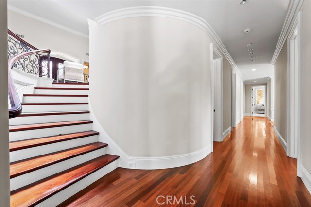 20 Cherry Hills Lane, Newport Beach CA: https://media.crmls.org/medias/c5f69b0d-9e2c-4031-a99c-54120e366be6.jpg