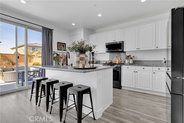 Detail Gallery Image 13 of 43 For 15136 Onyx Rd, Victorville,  CA 92394 - 4 Beds | 2/1 Baths