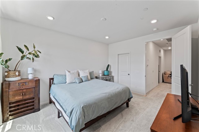 Detail Gallery Image 13 of 31 For 22730 Harmony Dr, Saugus,  CA 91350 - 2 Beds | 2/1 Baths