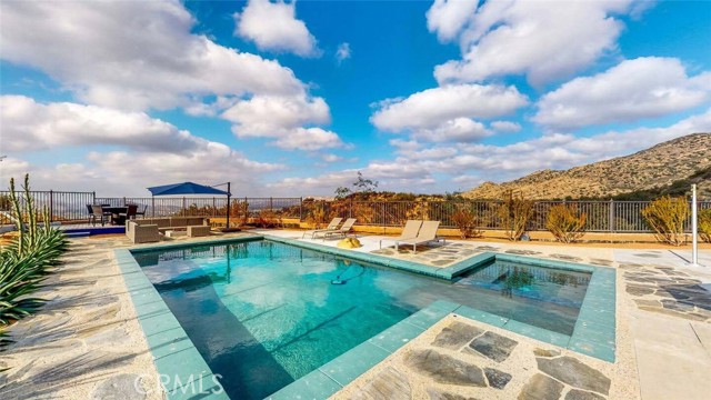 Detail Gallery Image 6 of 36 For 7300 Santa Susana Pass Rd, Simi Valley,  CA 93063 - 3 Beds | 2/1 Baths