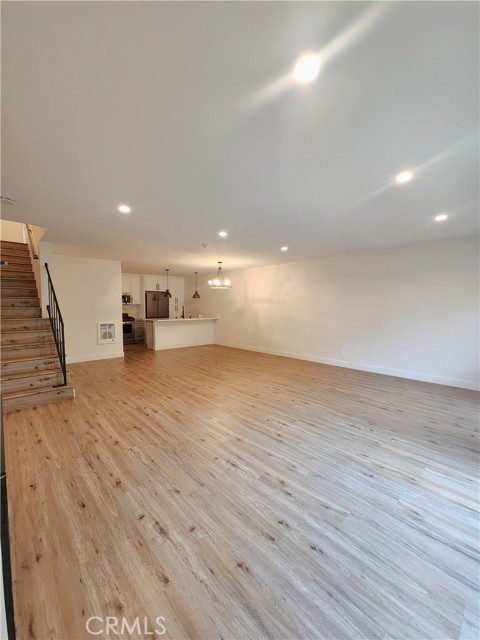 Detail Gallery Image 4 of 28 For 120 S Francisca Ave #16,  Redondo Beach,  CA 90277 - 2 Beds | 2/1 Baths