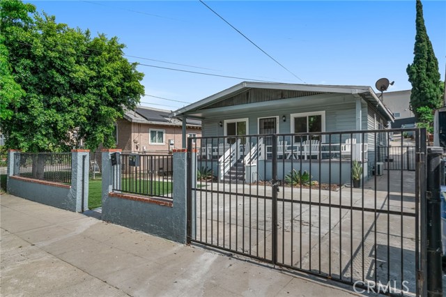 Detail Gallery Image 4 of 40 For 462 Camulos St, Los Angeles,  CA 90033 - 4 Beds | 2 Baths