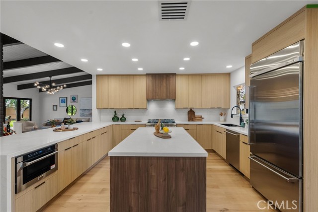 24201 Caris Street, Woodland Hills CA: https://media.crmls.org/medias/c5f79ed5-fc35-47e3-9ea7-e039b173540b.jpg