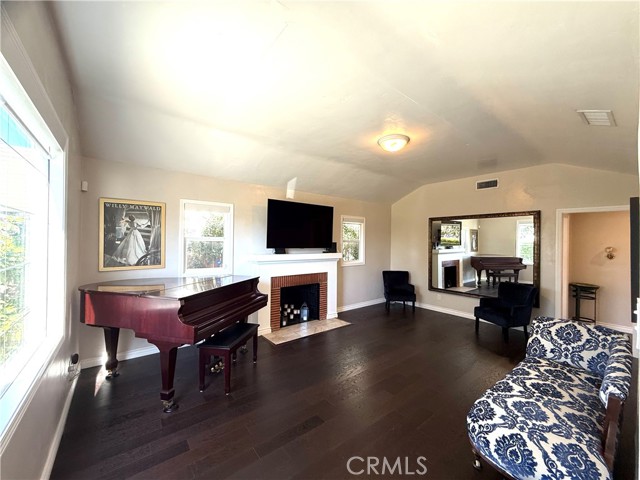 Detail Gallery Image 11 of 56 For 1978 S Holt Ave, Los Angeles,  CA 90034 - 3 Beds | 2 Baths