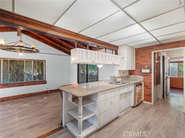 22933 Kent Avenue photo 9
