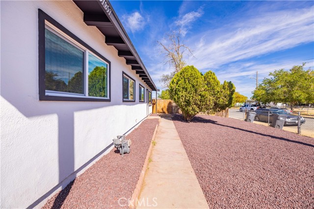 Detail Gallery Image 3 of 19 For 37857 Melton, Palmdale,  CA 93550 - 4 Beds | 2 Baths