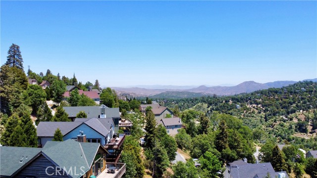 Detail Gallery Image 22 of 52 For 851 Madera Ln, Lake Arrowhead,  CA 92352 - 4 Beds | 3/1 Baths