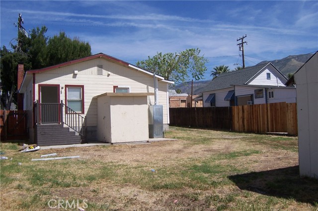 Detail Gallery Image 8 of 8 For 27439 Main, Highland,  CA 92346 - 3 Beds | 1 Baths